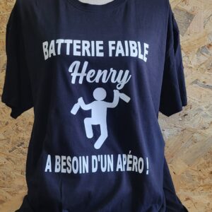 T-shirt "Batterie faible ........ a besoin d'un apéro"